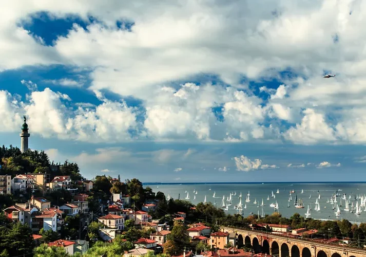 Trieste Guía de viaje - Vista panorámica de Trieste desde la Barcola